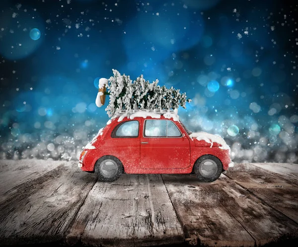 Macchina Con Luci Di Natale Albero di Natale sul tetto di una macchina — Foto Stock © alphaspirit