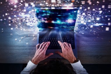 işadamı laptop ile çalışır 