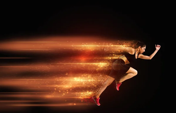 Mulher atlética correndo rápido — Fotografia de Stock