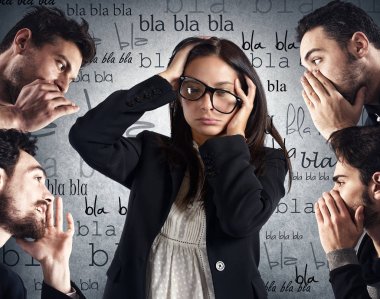Çok fazla sohbet eden kadın