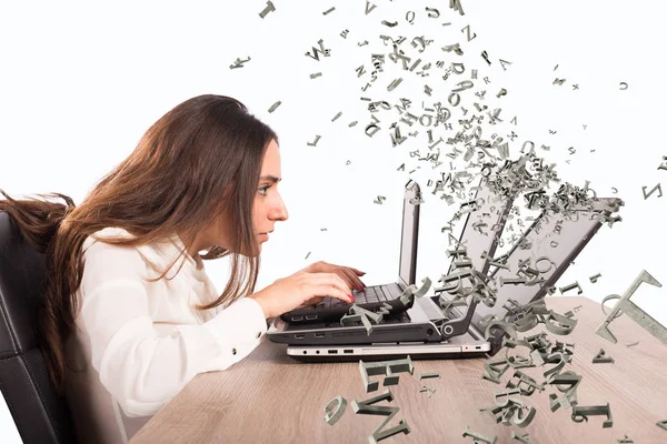 Woman on the computer writes frantically. — Stock Photo, Image