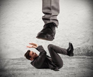 Onun korkmuş çalışan ile agresif patron