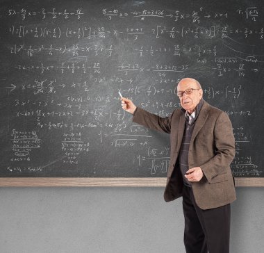 Yaşlı matematik öğretmeni