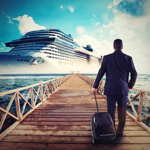 Man boarding on a cruise ship — Stock Photo, Image