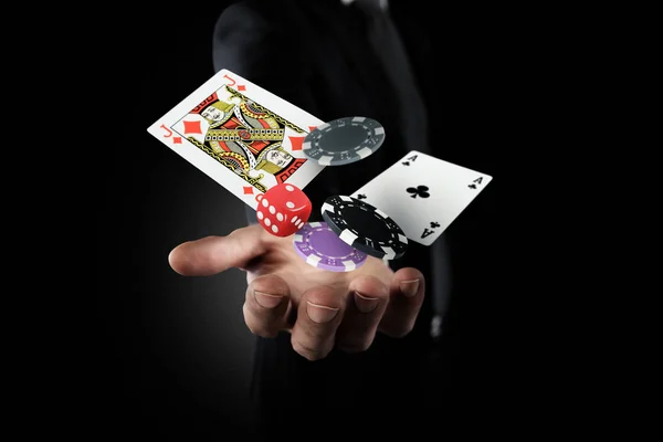 Gambler gör sin insats — Stockfoto
