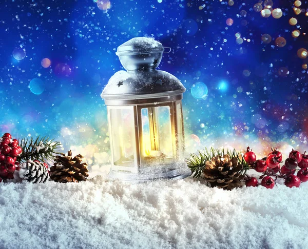 Błyszczący latarnia na tle Boże Narodzenie — Zdjęcie stockowe