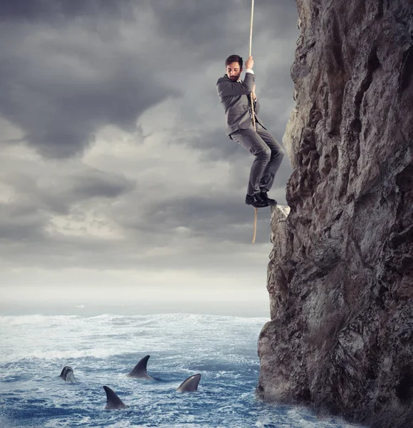 Empresário é susceptível de cair — Fotografia de Stock