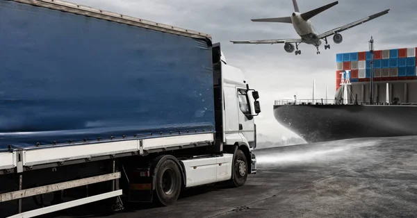 Lkw Flugzeug Und Frachtschiff Bereit Für Die Paketzustellung — Stockfoto