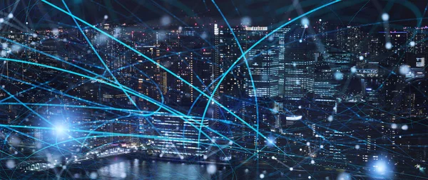 Snelle verbinding in de stad 's nachts. Begrip sociaal netwerk en internetnetwerk — Stockfoto