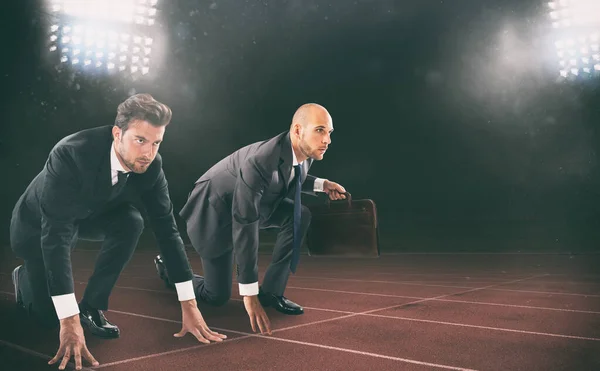 Uomini d'affari pronti a iniziare. Concorrenza e sfida nel concetto di impresa . — Foto Stock