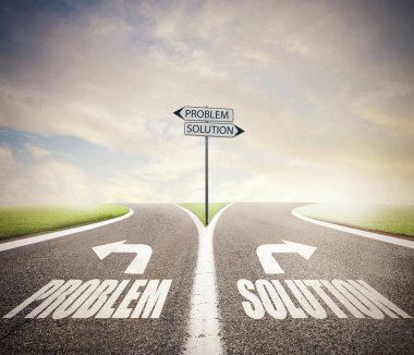 Sorun ve çözüm yolu ile kavşak. Doğru bir karar kavramı.