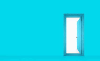Cyan boyalı duvar ve sağında açık bir kapı.