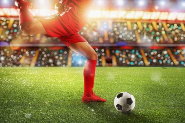 Oyuncu ile gece maçı futbol sahnesi güç ile topu tekme.