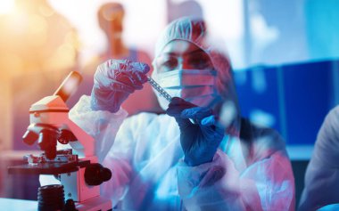 Tıp bilimi laboratuvarı. Virüs ve bakteri araştırması kavramı