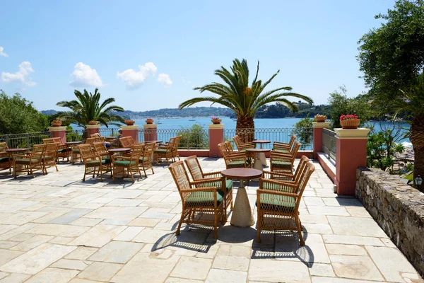 Terrasse vue mer de l'hôtel de luxe, île de Corfou, Grèce — Photo