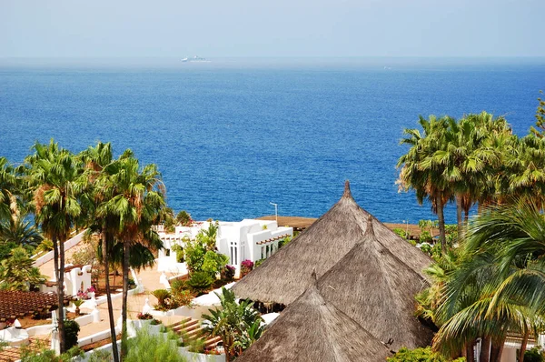 Zona de recreo y playa de hotel de lujo, isla de Tenerife, España —  Fotos de Stock
