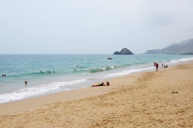 Fujairah, Birleşik Arap Emirlikleri - 7 Eylül: turistlerin tatillerini lüks otelde 7 Eylül 2013 zevk Fujairah, Birleşik Arap Emirlikleri. Kadar 10 milyon turist için yıl 2013 BAE ziyaret etmiştir.
