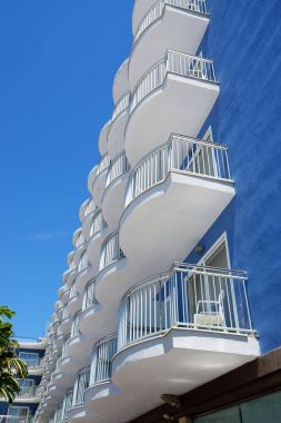 Bina otel ve balkon, Costa Dorada, İspanya