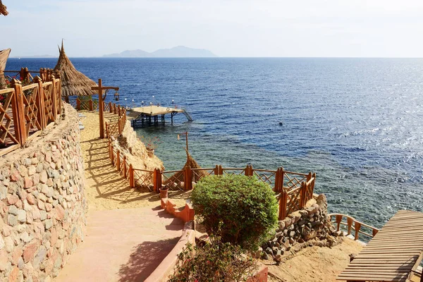 Strand in het luxe hotel, Sharm el Sheikh, Egypte — Stockfoto