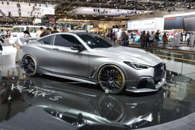 Dubai, Birleşik Arap Emirlikleri - 17 Kasım: Infiniti Q60 proje siyah S spor otomobil Dubai Motor Show 2017 üzerinde 17 Kasım 2017 üzerinde olduğunu 