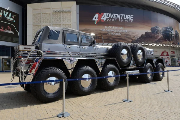 DUBAI, Emirados Árabes Unidos - NOVEMBRO 17: O carro off-road Dhabiyan está no Dubai Motor Show 2017 em 17 de novembro de 2017 — Fotografia de Stock