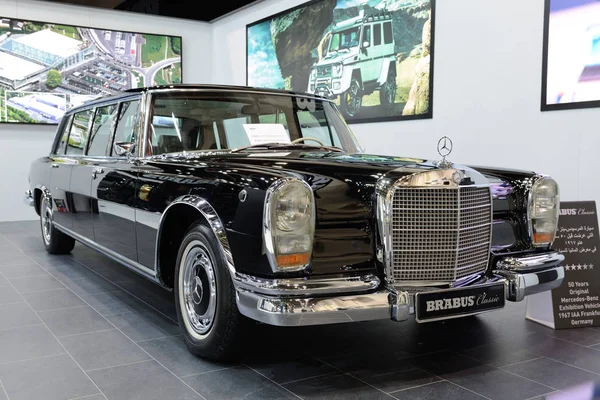 DUBAI, UAE - NOVEMBER 18: The restorated by Brabus Mercedes-Benz 600 car is on Dubai Motor Show 2017 on November 18, 2017 — Stock Photo, Image