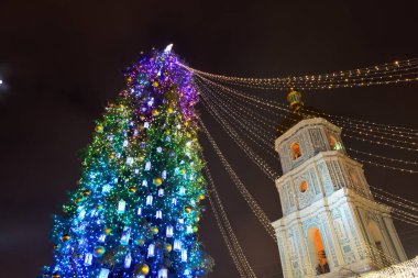 Saint Sofias Katedrali ve yılbaşı ağacı çan kulesi, Kyiv, Ukrayna