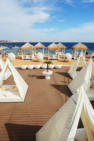 Strand in het luxe hotel, Sharm el Sheikh, Egypte — Stockfoto