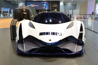 Dubai, Birleşik Arap Emirlikleri - 17 Kasım: Devel on altı supercar Dubai Motor Show 2017 üzerinde 17 Kasım 2017 üzerinde olduğunu 