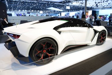 Dubai, Birleşik Arap Emirlikleri - 17 Kasım: Wmotors Fenyr supersport Dubai Motor Show 2017 üzerinde 17 Kasım 2017 arabadır 