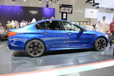 Dubai, Birleşik Arap Emirlikleri - 17 Kasım: Bmw M5 Sedan Dubai Motor Show 2017 üzerinde 17 Kasım 2017 üzerinde olduğunu 