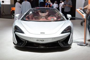 Dubai, Birleşik Arap Emirlikleri - 17 Kasım: Mclaren 570gt spor otomobil Dubai Motor Show 2017 üzerinde 17 Kasım 2017 üzerinde olduğunu