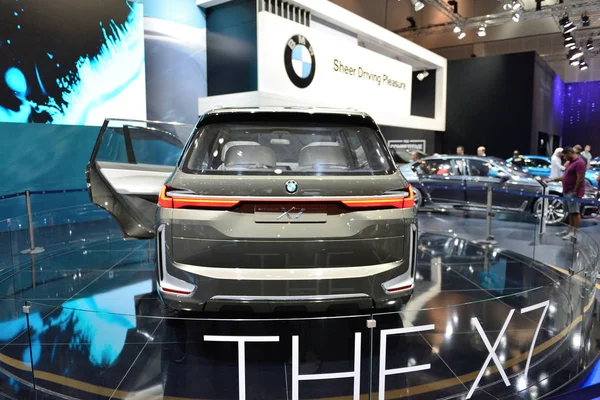 Dubai, Förenade Arabemiraten - 17 November: Den Bmw Concept X7 iperformance är på Dubai Motor Visa 2017 17 November 2017 — Stockfoto