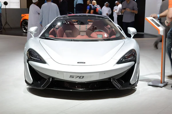 DUBAI, Emirados Árabes Unidos - NOVEMBRO 17: O carro esportivo McLaren 570GT está no Dubai Motor Show 2017 em 17 de novembro de 2017 — Fotografia de Stock