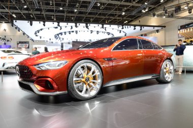 Dubai, Birleşik Arap Emirlikleri - 17 Kasım: Gösteri araba Mercedes-Amg Gt Dubai Motor Show 2017 üzerinde 17 Kasım 2017 kavramdır