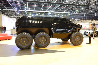 Dubai, Birleşik Arap Emirlikleri - 17 Kasım: Lüks Devel altmış off-road araç Dubai Motor Show 2017 üzerinde 17 Kasım 2017 üzerinde olduğunu 