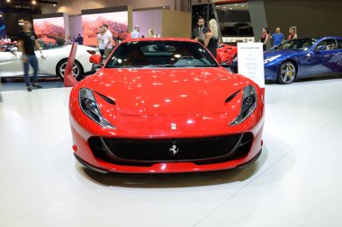 Dubai, Birleşik Arap Emirlikleri - 17 Kasım: Ferrari 812 Superfast spor otomobil Dubai Motor Show 2017 üzerinde 17 Kasım 2017 üzerinde olduğunu 