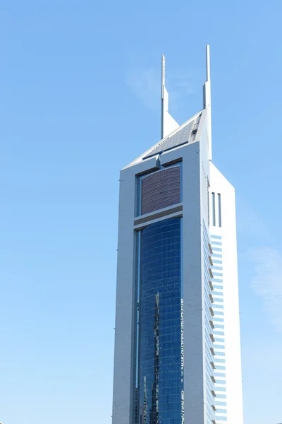 DUBAI, UAE - NOVEMBER 19: The Emirates Towers skyscrapers on November 19, 2017. The Emirates Towers complex is set in over 570,000 m2 — Stock Photo, Image
