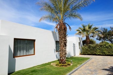 Yunanistan 'ın Girit kentindeki modern lüks otelde bir villa