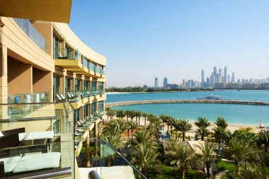 Sahilde lüks otel Palm Jumeirah insan yapımı Adası, Dubai, Birleşik Arap Emirlikleri