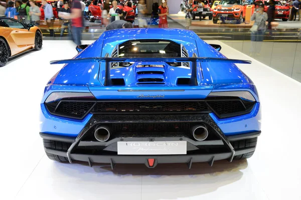 Дубаї, ОАЕ - 17 листопада: The Lamborghini Huracan Performante спортивних автомобілів знаходиться на Дубай Мотор шоу 2017 року на 17 листопада 2017 — стокове фото