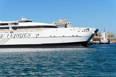 Valletta, Malta - 22 Nisan: Sicilya, Valletta, Malta için 22 Nisan 2015 tarihinde İtalya hızlı feribot girecek. Daha sonra 1,6 milyon turist Malta 2015 yılında ziyaret bekleniyor.