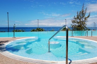 zwembad met jacuzzi op luxehotel, eiland tenerife, Spanje