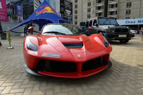 Dubai Émirats Arabes Unis Novembre Ferrari Laferrari Sportive Sera Salon — Photo