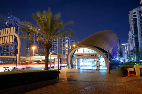 Dubai Verenigde Arabische Emiraten November Nachtverlichting Van Metrostation Damac Properties — Stockfoto