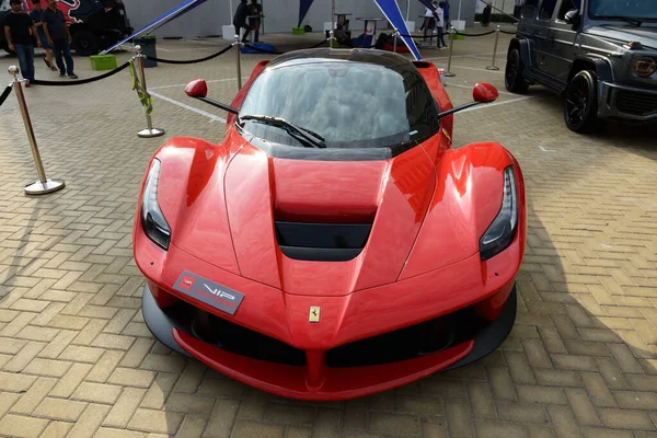 Dubai Emiratele Arabe Unite Noiembrie Sportivul Ferrari Laferrari Este Salonul — Fotografie, imagine de stoc