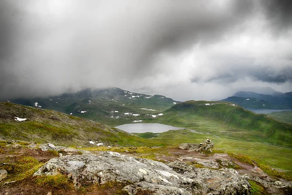 Montaña naturaleza paisaje en Morway verano — Foto de Stock