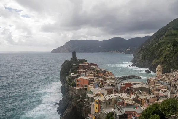 Vue sur la mer de Vernazza romantique — Photo