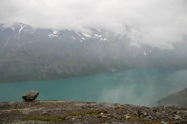 Norveç'te hiking dağ — Stok fotoğraf