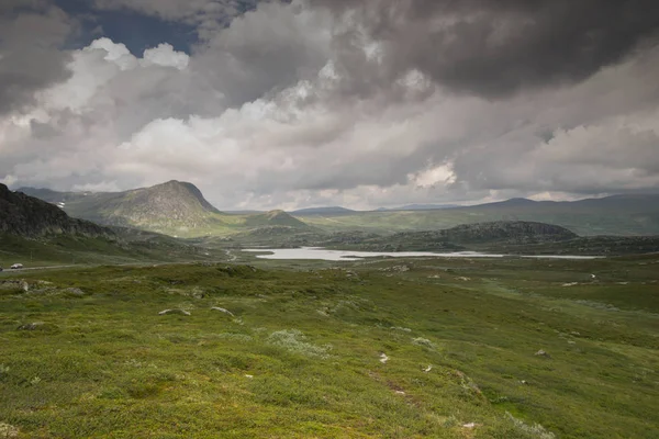 Montaña naturaleza paisaje en Morway verano — Foto de Stock